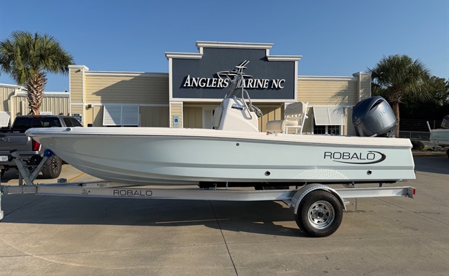 2027 Robalo 206 Cayman Pro